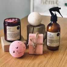 Load image into Gallery viewer, Gift Set (Bath Salt, Soap, Bath Bomb, Spray)
