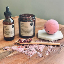 Load image into Gallery viewer, Gift Set (Bath Salt, Bath Bomb, Body Oil)
